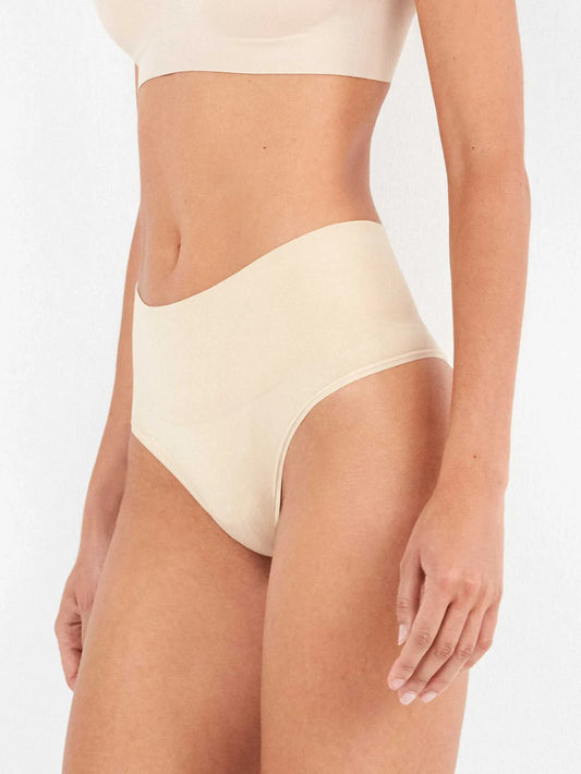 Tanga alta com controlo de cintura
